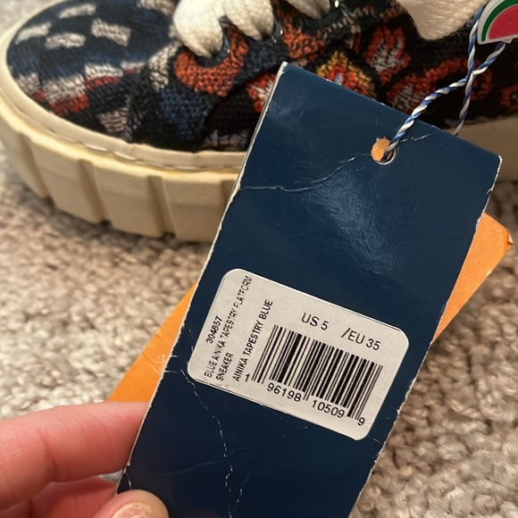 NWT FARM Rio Blue Anika Tapestry Platform Sneakers - Size 5 - Picture 4 of 14